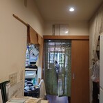 お料理ひろせ - 手前のテーブル席が埋まったら、靴を脱いで奥の部屋へ。