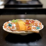 よし町 - 柿好きだから嬉しい。皮剥かないといけない果物は家で絶対食べないから食べられて嬉しいw（私はものぐさ）