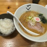 クリーミーTonkotsuラーメン 麺家 神明 - 