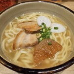 読谷食堂 - 沖縄そば（\780）