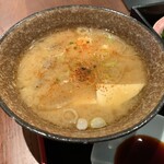 麺とおばんざいとお酒のお店 佳什 - 中どんぶりの豚汁　たっぷり！