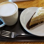 スターバックス・コーヒー - スターバックスラテ(S)とホワイトモカケーキ