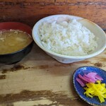 菊の家 - 定食の３点セット
            至って普通