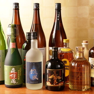 お料理を引き立てるお酒は、希少なものまで多彩なラインナップ