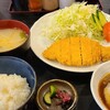 Tonkatsu Ryourisachi - ロースカツランチ(税込930分)
                ①ロースカツ、大根おろしポン酢、鶉卵載せ②千切りキャベツ&トマト&胡瓜③白ご飯④豚汁⑤お漬け物
                お飲み物(セルフドリンク)①HOT珈琲