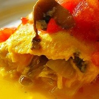 カフェトスカ - オムレツ（マッシュルーム＆オニオン入り）断面。