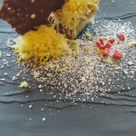 オーベルジュ サウステラス - 朝のデザート〜チーズケーキの上にモンブランがのり、チョコチップやドライイチゴチップなどと、栗の削ったもの、岩塩・シュガーの素敵なあしらいに心躍る〜躍るポンポコリ〜ン〜♪(笑)❤