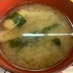 Shokudou Ikkyuu - お麩とワカメの味噌汁