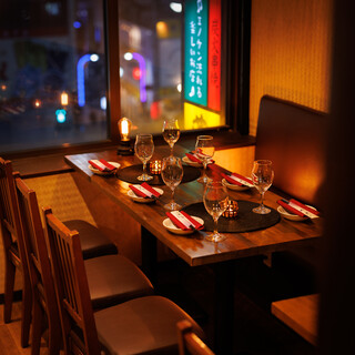 A stylish atmosphere where you can enjoy the tropical feel♪Private rooms of various sizes and reserved available◎