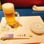 しか野 - 生ビール、テーブルセット