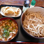 田舎うどん てつ - 貝ダシの肉汁うどん大盛り+とり天1400円