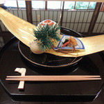 京都 吉兆 - 金箔の笹の葉に八寸