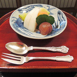 京都 吉兆 - お漬物のように盛られた果物