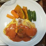 キッチン ブルー グローブ - 上から、豚ヒレ肉ピカタは大きめです