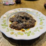 ラ・カーサ・ディ・テツオ オオタ - 穴熊ラグーのラビオリ(蕎麦粉と全粒粉)
ブーラッタチーズ、実山椒