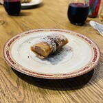 ラ・カーサ・ディ・テツオ オオタ - イノシシ春巻
清水牧場バッカスチーズとにんじん
チェリーソース