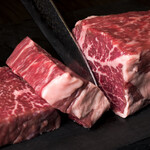 ビーフステーキ ニューカルネ - 肉カット_包丁のみ_赤身ステーキ
