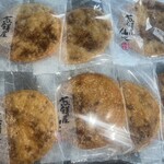 煎餅屋仙七 - ぬれやき煎（醤油）！