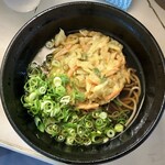 南海そば - 季節のかやくご飯定食(そば) のそばにトッピングかき揚げぷら 上から