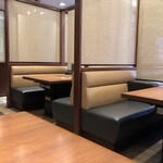 炭火焼肉 朱苑 - 内観