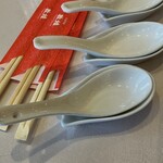 中国料理 敦煌 - テーブル　れんげ