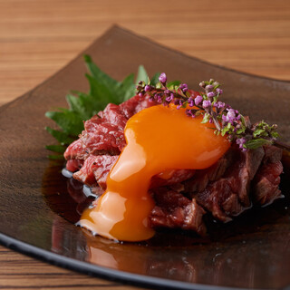 The sheep yukhoe is delicious! Enjoy a wide variety of Meat Dishes
