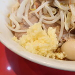 ラーメン二郎 - ニンニク少し