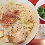 ラーメン二郎 - 汁なし少なめ＋ニンニク少し＋青ネギうずら