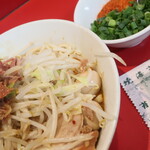 ラーメン二郎 - 汁なし少なめ＋ニンニク少し＋青ネギうずら