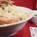 ラーメン二郎 - 汁なし少なめ＋ニンニク少し＋青ネギうずら