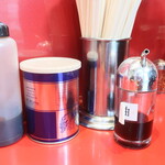 ラーメン二郎 - 卓上調味料