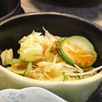 Sobadokoro Ongaeshi - SSサイズセット(ミニ丼・ミニそば)から「かつ丼¥990」小鉢サラダ