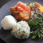 こたろう食堂 - 今日のランチ(おむすび)