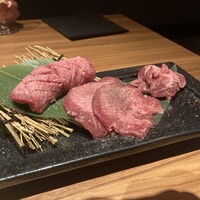 中目黒焼肉 登牛門 - 