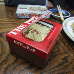 旭軒 - たばこを吸う友人がマッチをお願いしたら昔懐かしいマッチ箱が出て来たのでちょっとびっくり、さすがに昔から地元の皆様に愛され続けるお店ですね。

