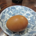 旭軒 - この日のゆで卵はちゃんと綺麗に皮を剥く事ができて大満足。
