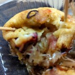 お好み軒 - たこ焼きを割ってみました