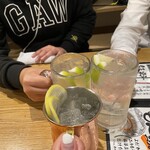 肉汁餃子と190円レモンサワー しんちゃん アメ村店 - 