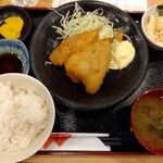 馬場横丁 - アジフライ定食 800円(税込)(2023年11月28日撮影)