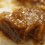 江洲あぶらや - あぶらやカレー　トロトロのでっかい牛肉