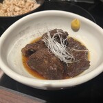 もつ鍋田しゅう - 牛ホホ肉の甘煮