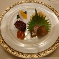 中国料理 彩龍 - 焼き物入り前菜盛り合わせ