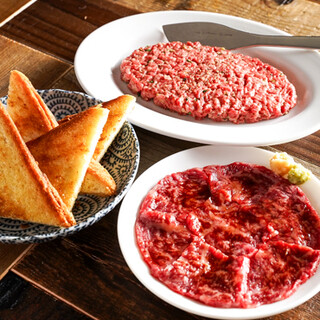「和牛のタルタル」と「和牛のお刺身」は当店ならではの前菜