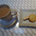 ボージャン - ホットチャイと小菓子