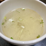 中国家庭料理の店 恵比須軒 - 中華丼のスープ