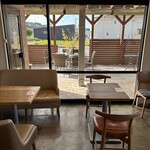 川珈琲店 - 店内、テラス席も有❗️