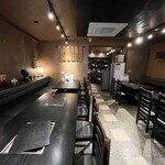 焼肉のがんこちゃん - 広々とした店内♪