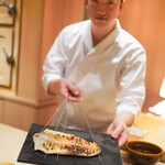 すし 良月 - 白甘鯛皮目ぱりぱり炙りと大将