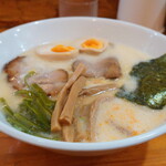 らーめん桃源 - 本日いただいた、”コッテリうましおラーメン（極細）1,100円”です。