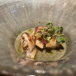 薪炭まだら - 本日のスペシャリテはスプーンで出汁をかけながら食べる一品だった